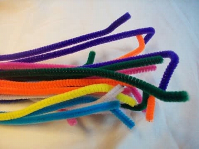 パイプクリーナー（細いパイプ管を掃除するもの）